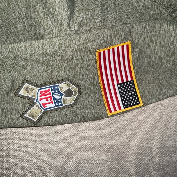 Men’s NFL dry fit Eagles fleece sweater - Picture 5 of 7